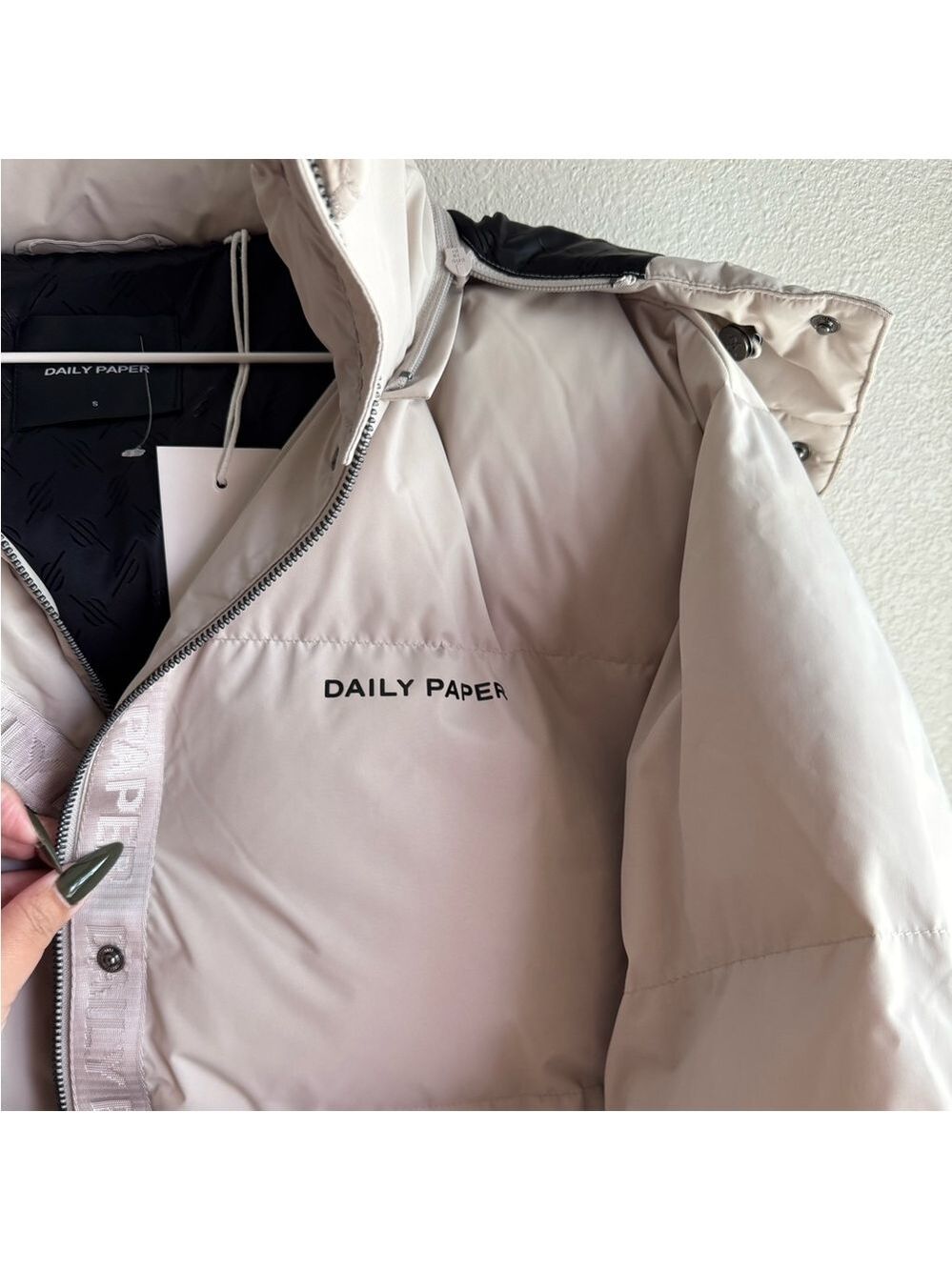 DAILY PAPER The Nicole Puffer in Nacreous Clouds Beige - Picture 8 of 15